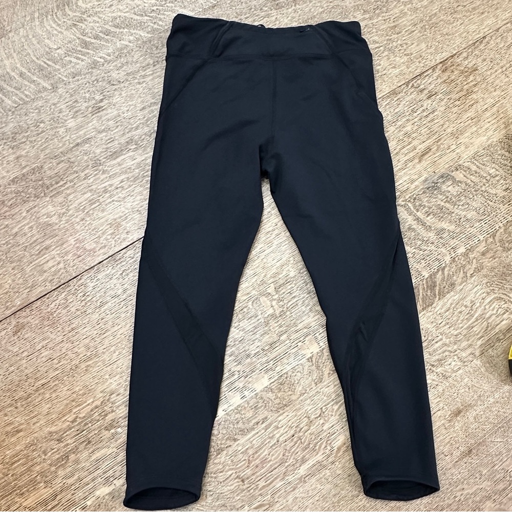 Nike Black Dri-FIT Performance 7/8 Leggings medium Running Walking Training - Picture 10 of 17